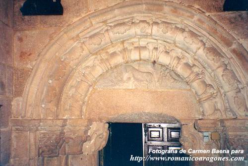 PUERTA DE ACCESO AL MUSEO EPISCOPAL